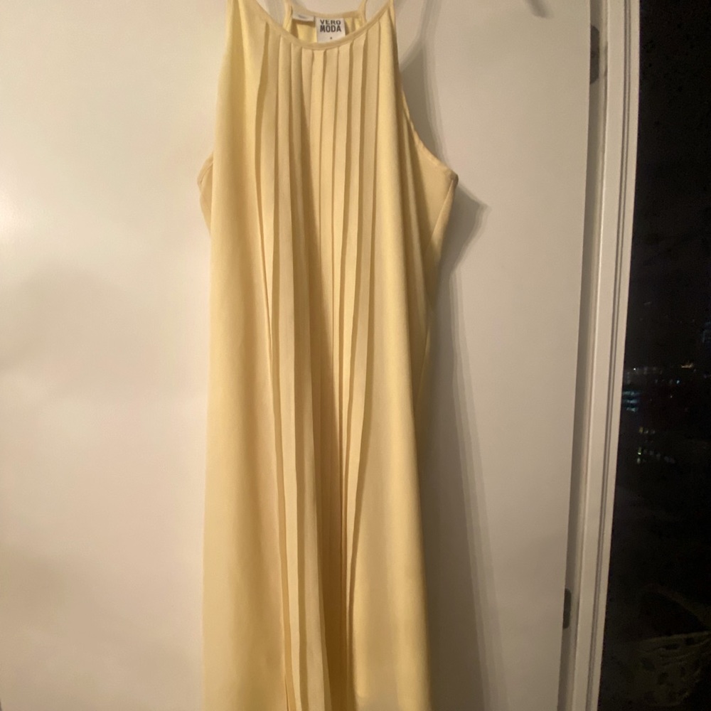 Wore it once! Beautiful yellow
